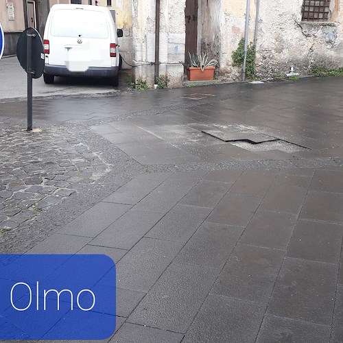 Cava de' Tirreni, pavimentazione dissestata in piazza Olmo. "La Fratellanza": «Pericolosa per anziani»