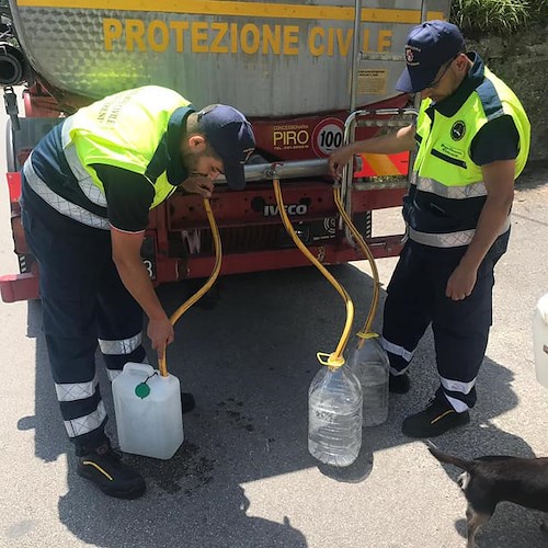 Cava de' Tirreni: Protezione civile in azione per contrastare l'emergenza idrica 