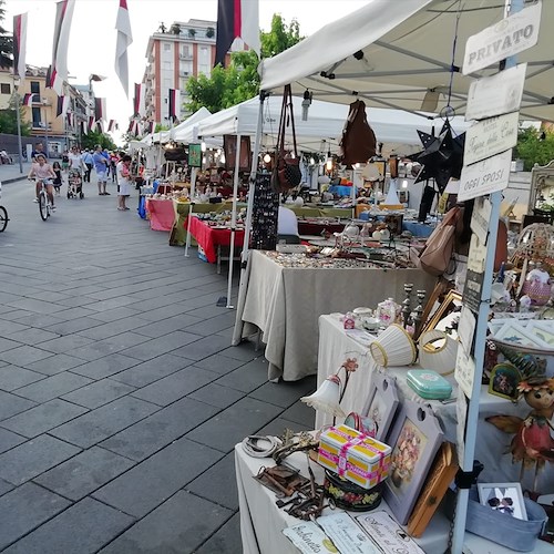 Cava de' Tirreni, sabato 4 luglio ritorna il mercatino degli hobbisti 