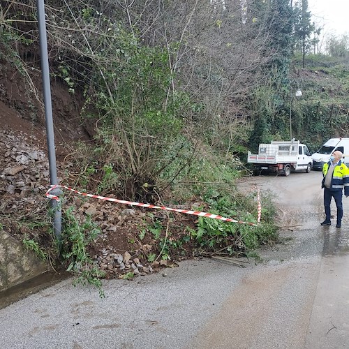 Cava de' Tirreni, smottamento in località Arcara: interviene la Protezione Civile 