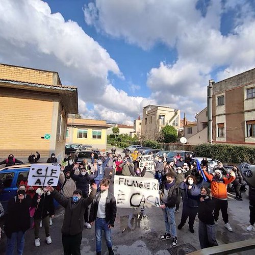 Cava de' Tirreni, studenti dell'IIS G.Filangieri protestano contro cambio di nome dell'istituto