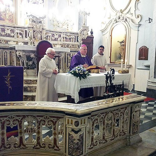 L'Arcivescovo Soricelli celebra la Santa Messa