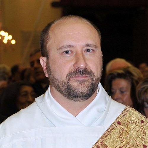 Cava, Padre Vincenzo Gaudio: da impiegato di banca a nuovo parroco di Gesualdo