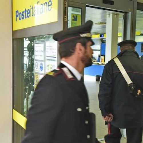 Cava, rapina all'Ufficio postale: tre ladri in fuga con bottino da 11 mila euro