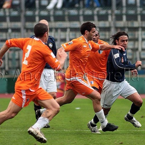 Un momento della gara con l'Atletico Roma