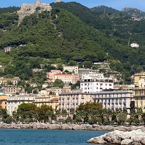 Choc a Salerno: trovato in acqua il cadavere di un giovane 