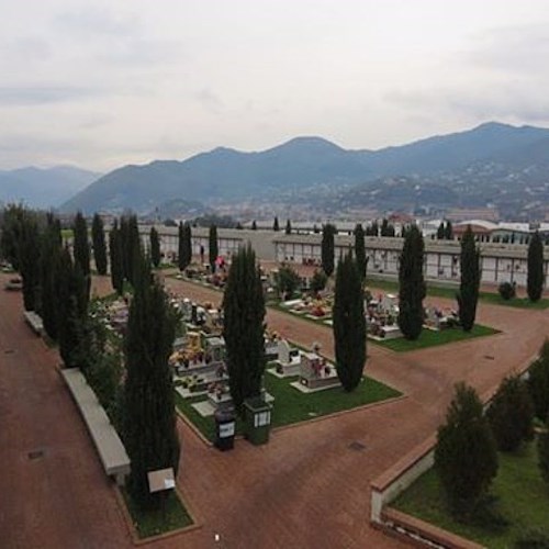 Commemorazione Defunti, Unità di Crisi e Anci: «Chiudete i cimiteri in Campania»