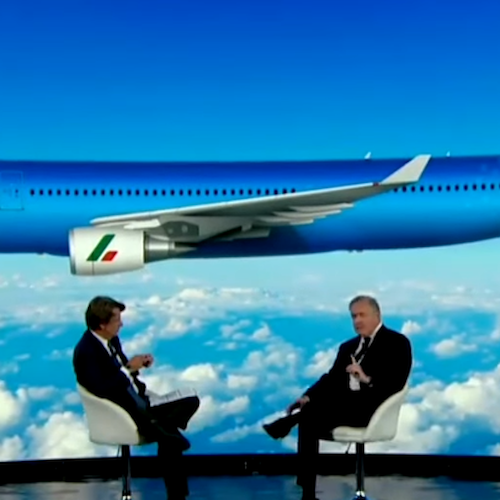 Conclusa l'era Alitalia, ora c'è Ita Airways: aerei azzurri e tricolore sulla coda