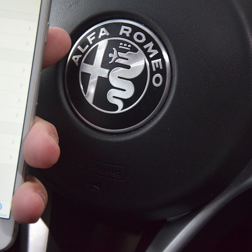 Contrasto all'uso del cellulare alla guida, a Salerno intensificati controlli: contestate 22 infrazioni 