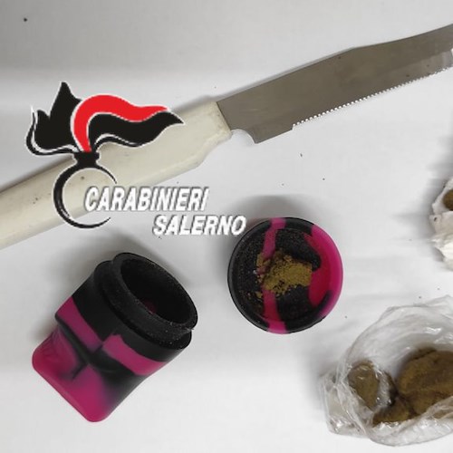 Controlli dei carabinieri nelle scuole: rinvenuti marijuana e coltellino a Castelnuovo Cilento 