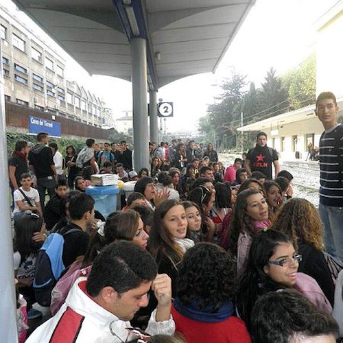 Corteo di protesta, gli studenti cavesi in massa a Salerno