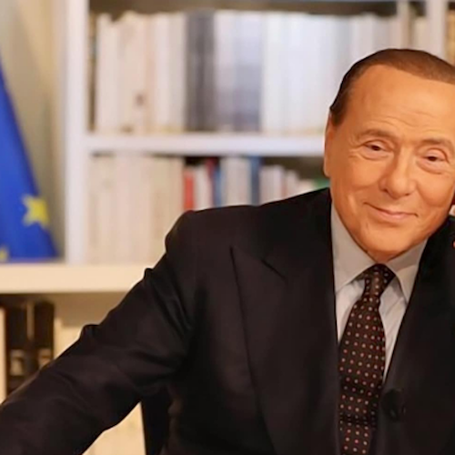 Covid, Berlusconi: «Avanti col Green pass o vaccino obbligatorio»