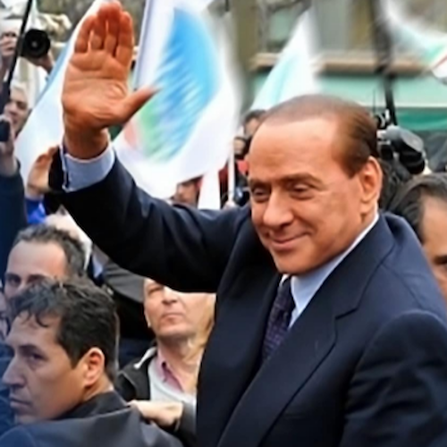 Covid, Berlusconi: «Avanti col Green pass o vaccino obbligatorio»