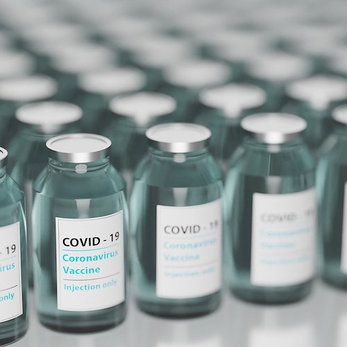 Covid, un vaccino universale contro varianti e nuovi virus: scienziati al lavoro 