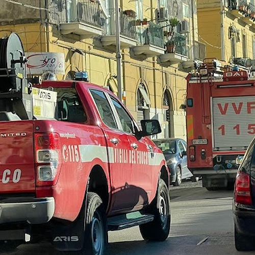 Crollano calcinacci dal solaio, colpito un neonato: corsa in ospedale a Baronissi