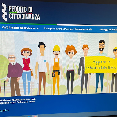 Dall’estero a Milano per il Reddito di Cittadinanza con documenti falsi: 50 stranieri denunciati 