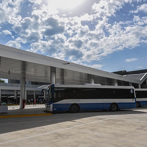 De Luca inaugura la nuova autostazione di Avellino, lo sfogo del Sindaco: «È solo una passerella politica» 