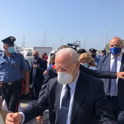 De Luca nella bufera, avrebbe pagato amico consulente coi fondi per Procida 2022 