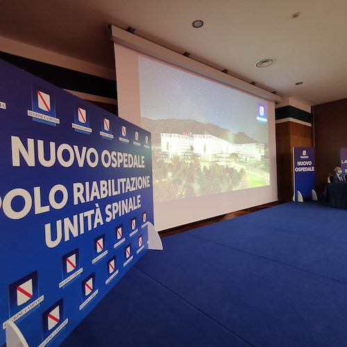 De Luca presenta nuovo ospedale di Salerno: «Sarà il più moderno d'Italia, presto investimenti anche a Nocera e Battipaglia»