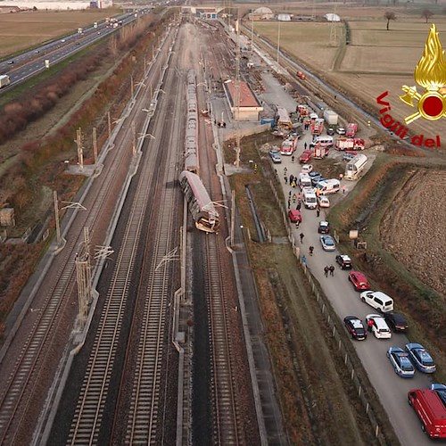 Deraglia treno alta velocità sulla Milano-Salerno: due morti e 27 feriti