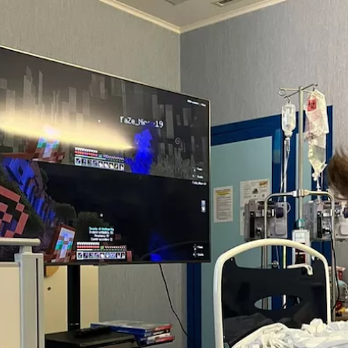 Donare Ps5, Tv, giochi agli ospedali dell'agro: l'iniziativa di un giovane di Nocera Inferiore 