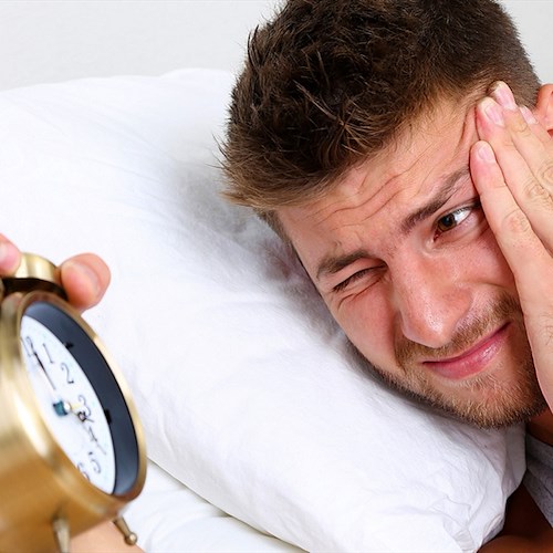 Dormire poco fa diventare scorbutici: lo svelano ricercatori americani 
