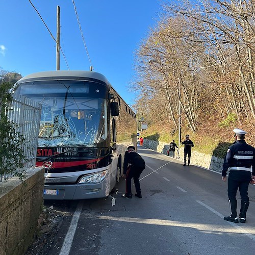 Dramma a Tramonti, autista perde la vita schiacciato dal suo bus