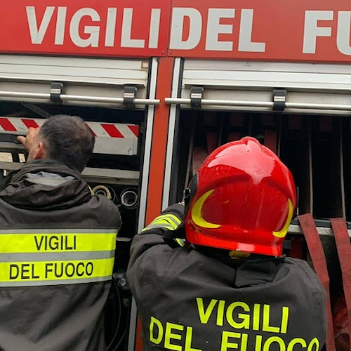 Dramma della solitudine a Cava de' Tirreni: anziano trovato morto in casa dai vigili del fuoco