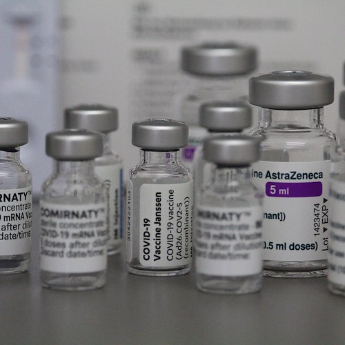 Ema: «Due dosi di vaccino proteggono dalla variante Delta»