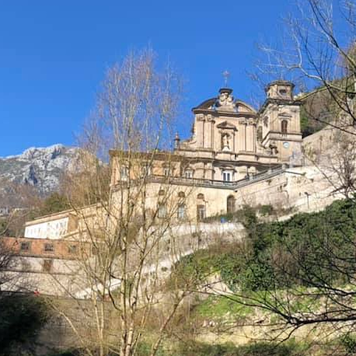 Focolaio Covid all'Abbazia di Cava de' Tirreni: alcuni monaci sono sintomatici 