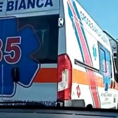 Frana Vietri, ancora disagi al casello di Cava: ambulanza bloccata tra auto in coda 