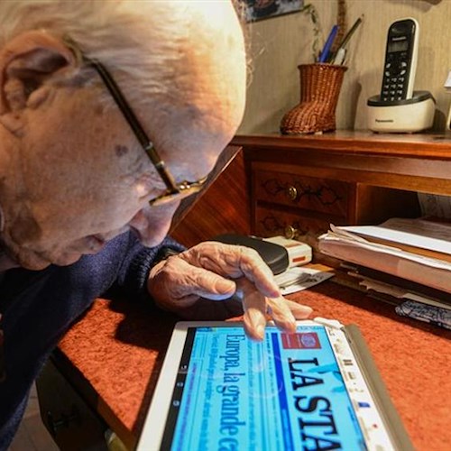 «Grazie al tablet torno a leggere il giornale a 104 anni»