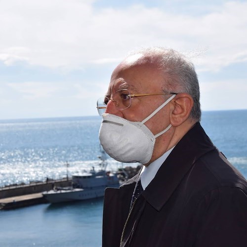 Green pass rafforzato, De Luca: «Over 50 sospesi? Vuol dire che non hanno bisogno di lavorare»