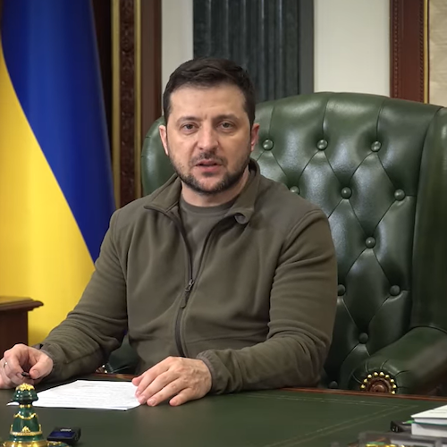 Guerra in Ucraina, Zelensky ammette: «Non entreremo nella Nato»