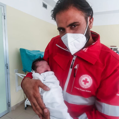 Hina, la profuga afghana nata a Sulmona: il papà ucciso dai talebani