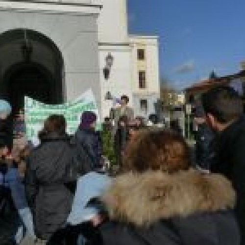 Il Comitato Rione Pianesi in protesta a Palazzo
