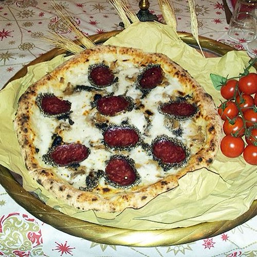 Una delle pizze preparate da Rossi