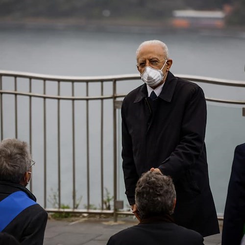 In Campania sconfitti tutti i fedelissimi di De Luca, il governatore: «Basta depressione, è in gioco il carattere del Pd»