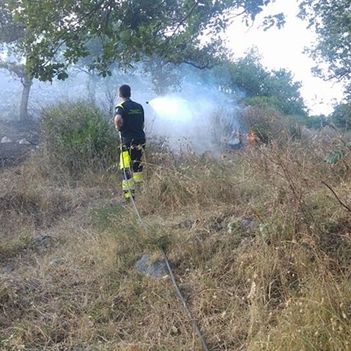 Incendi Cava de' Tirreni, Protezione Civile: «Ora conta dei danni»