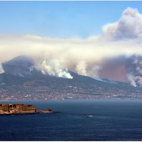 Incendi, Legambiente Campania: «Non si può più scherzare con il fuoco»