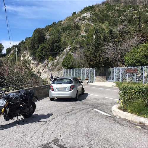 Incidente tra auto e moto a Capo d'Orso /FOTO