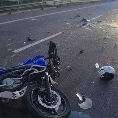 Incidente tra auto e moto nel salernitano: muore giovane padre 24enne