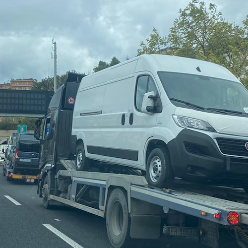 Incidente tra due tir sul viadotto Gatto, Salerno paralizzata 