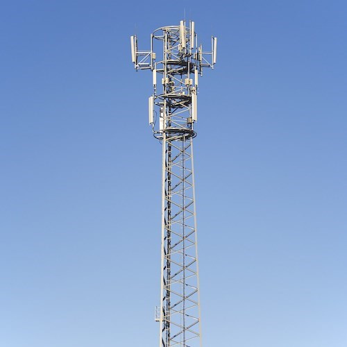 Installazione antenne per la telefonia a Cava de' Tirreni, "Siamo Cavesi" accusa il Comune: «Ha deciso senza consultare la minoranza»