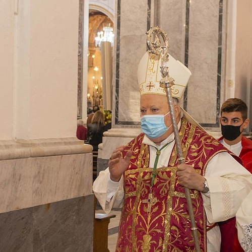 L’arcivescovo di Amalfi-Cava ai fedeli: «Vaccinarsi è atto di amore per sé stessi e per gli altri»