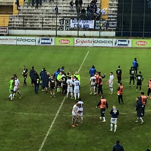 La Cavese torna a vincere: 2-0 alla Leonfortese e ritorno in testa alla classifica / VIDEO TIFOSI