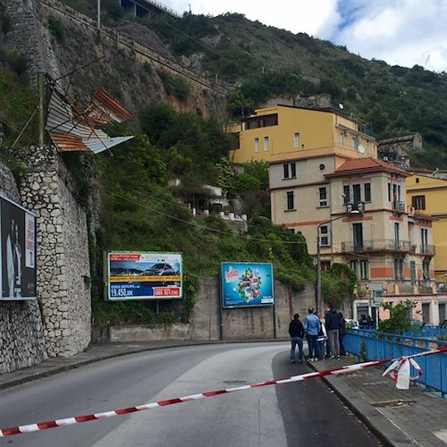 Lamiere pericolanti: chiusa strada Vietri-Salerno /RIAPERTA