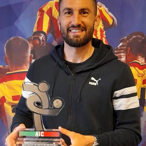 Lecce, Massimo Coda premiato come calciatore del mese. Ventura: «Il bomber di Cava de' Tirreni è garanzia tra i cadetti»