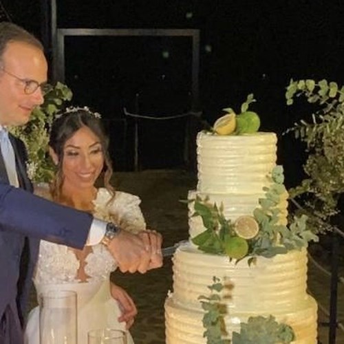 Maria D'Amico sposa a Cava de' Tirreni: fiori d'arancio per la marketing manager 
