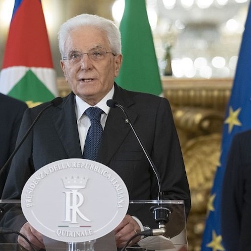 Mattarella scioglie le Camere, si vota a settembre. I sondaggi danno il centrodestra in netto vantaggio con il 46,6% dei consensi